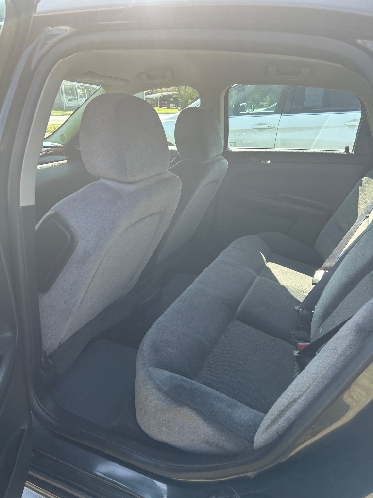 2015 Chevrolet Impala Limited 1FL - Photo 8